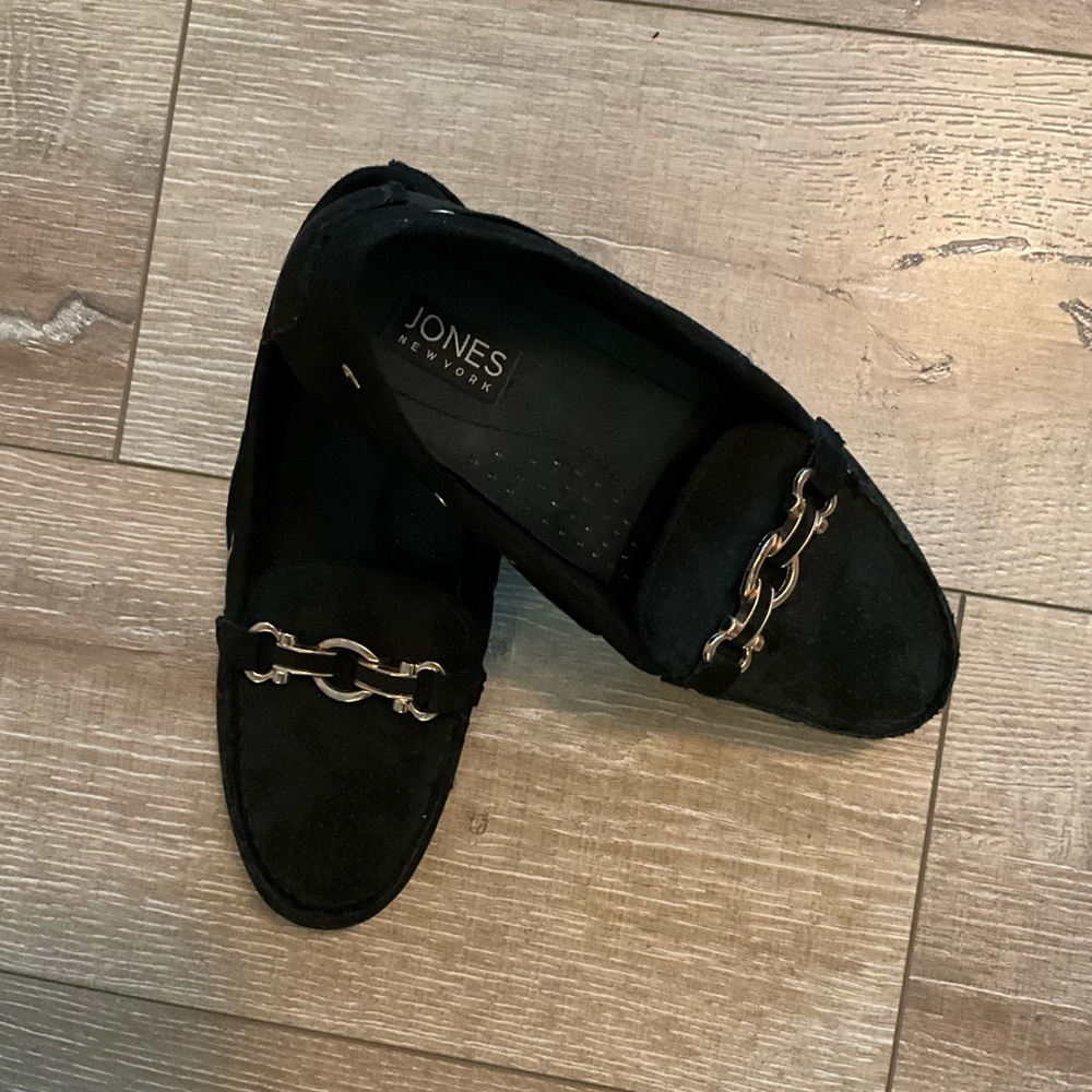 Black Suede Jones New York Flats w/ Gold Buckle Detailing. Size 8 M.